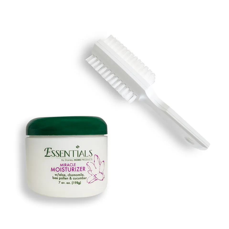 fuller-brush-miracle-moisturizer-with-aloe-chamomile-bee-pollen-cucumber-hand-na image 1