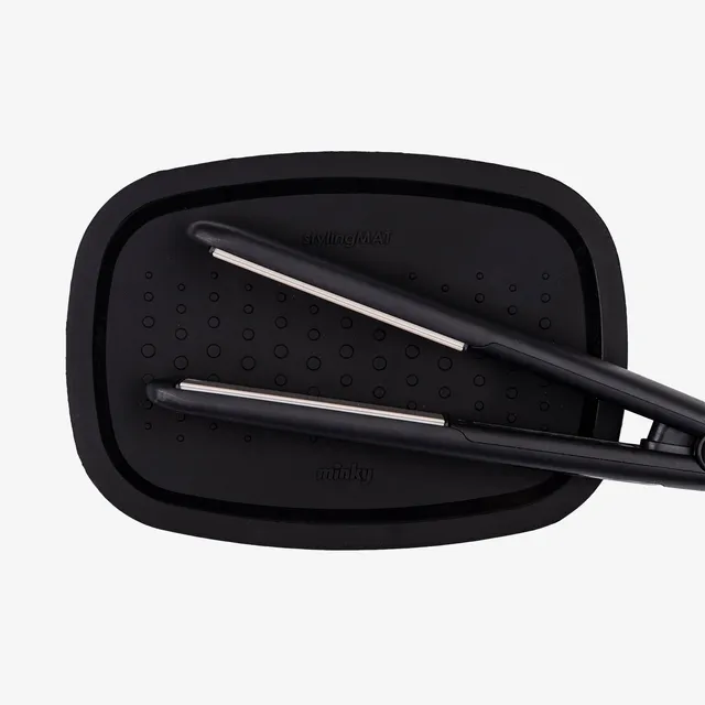 minky-silicone-styling-mat-heat-resistant-for-hot-tools image 1