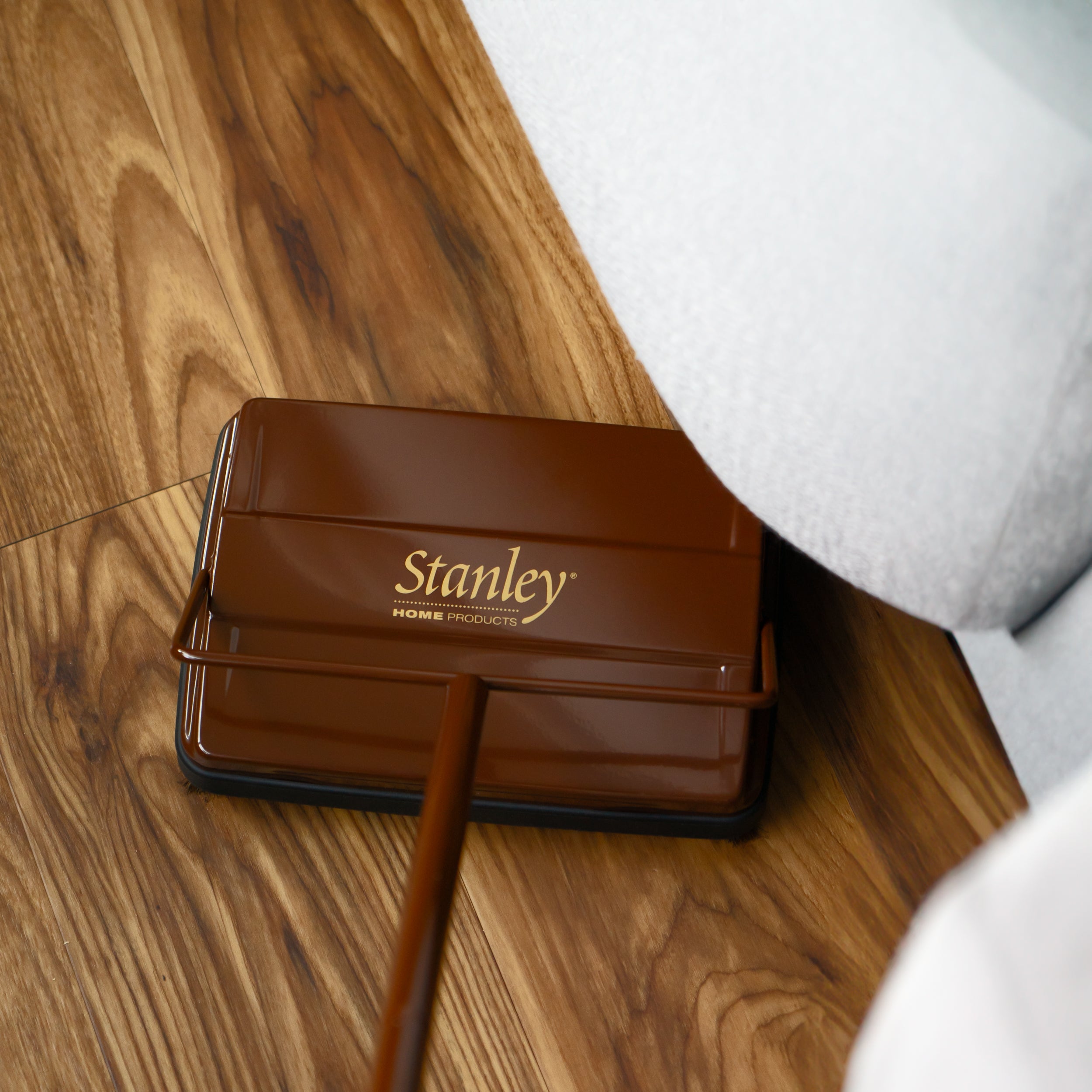 stanley-electrostatic-carpet-floor-sweeper-brown-cordless-manual image 8