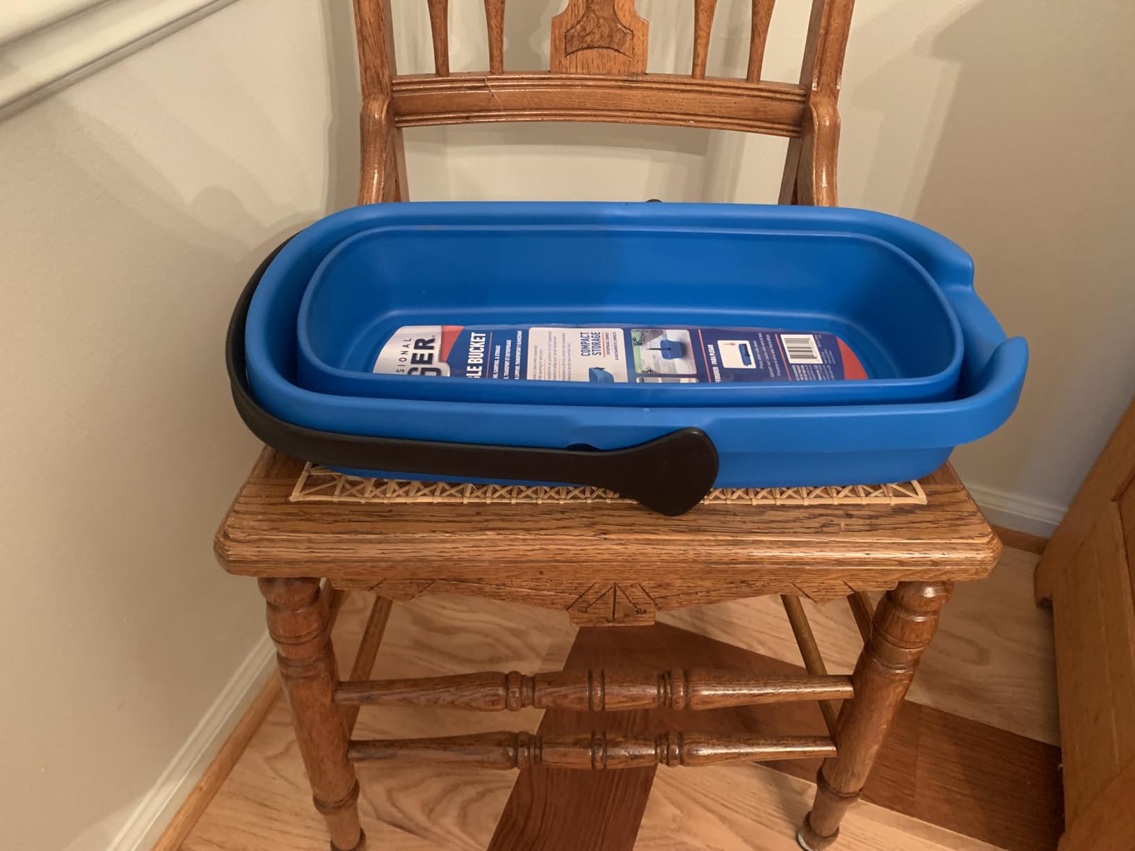 A bucket that doesn't hog space