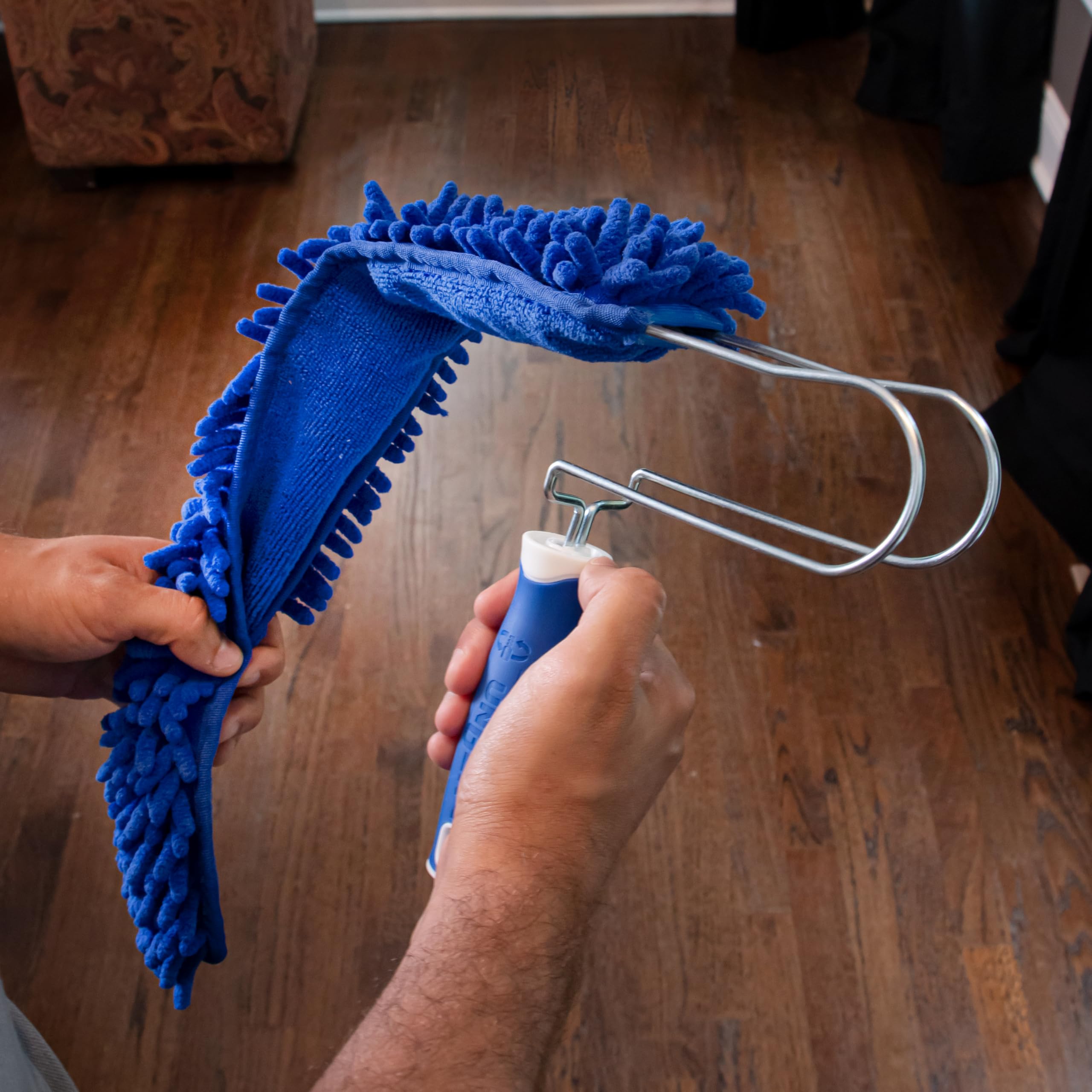 unger-connect-clean-microfiber-ceiling-fan-duster-with-patented-c-shape image 5