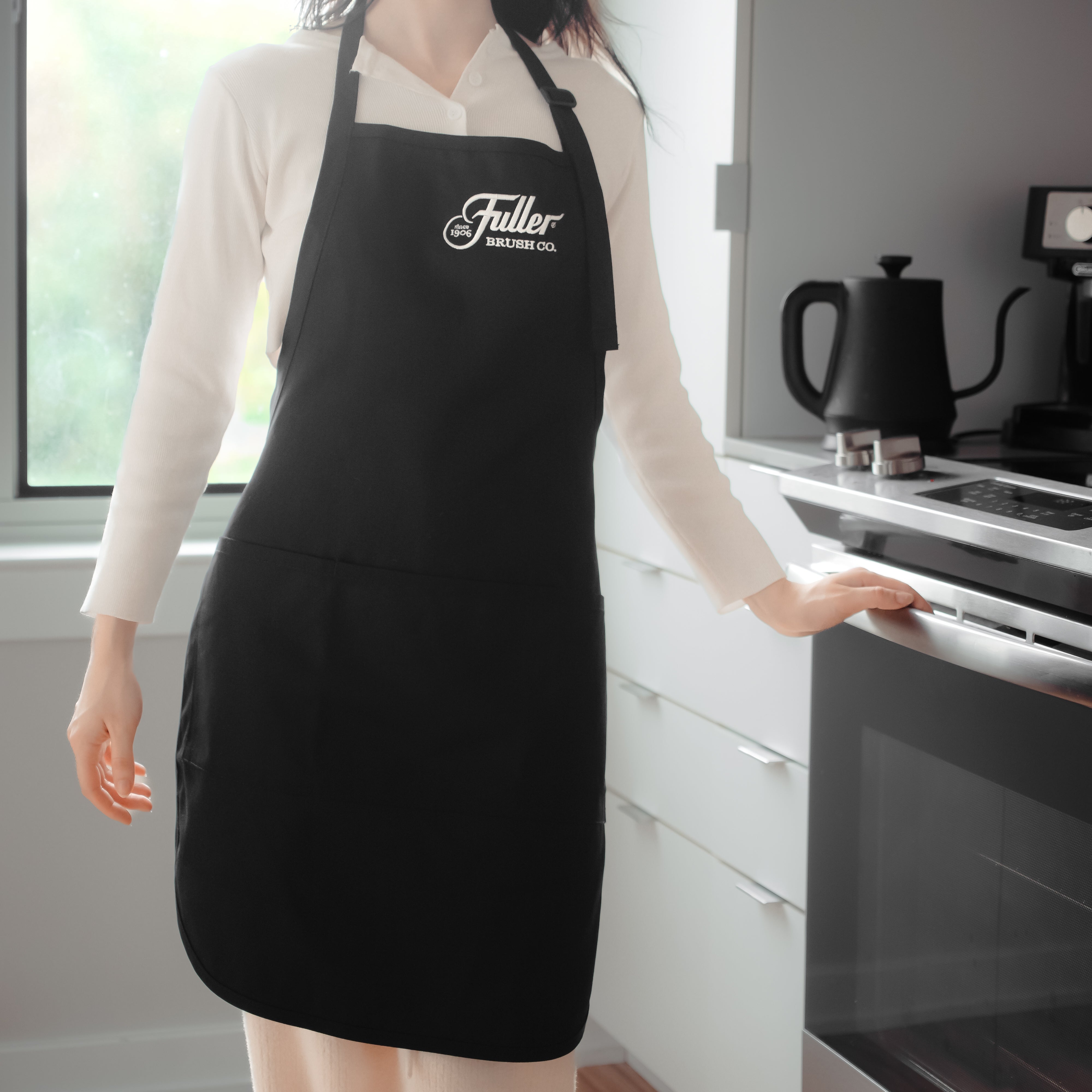 fuller-brush-kitchen-apron-with-fb-logo-classic-adjustable-apron image 2