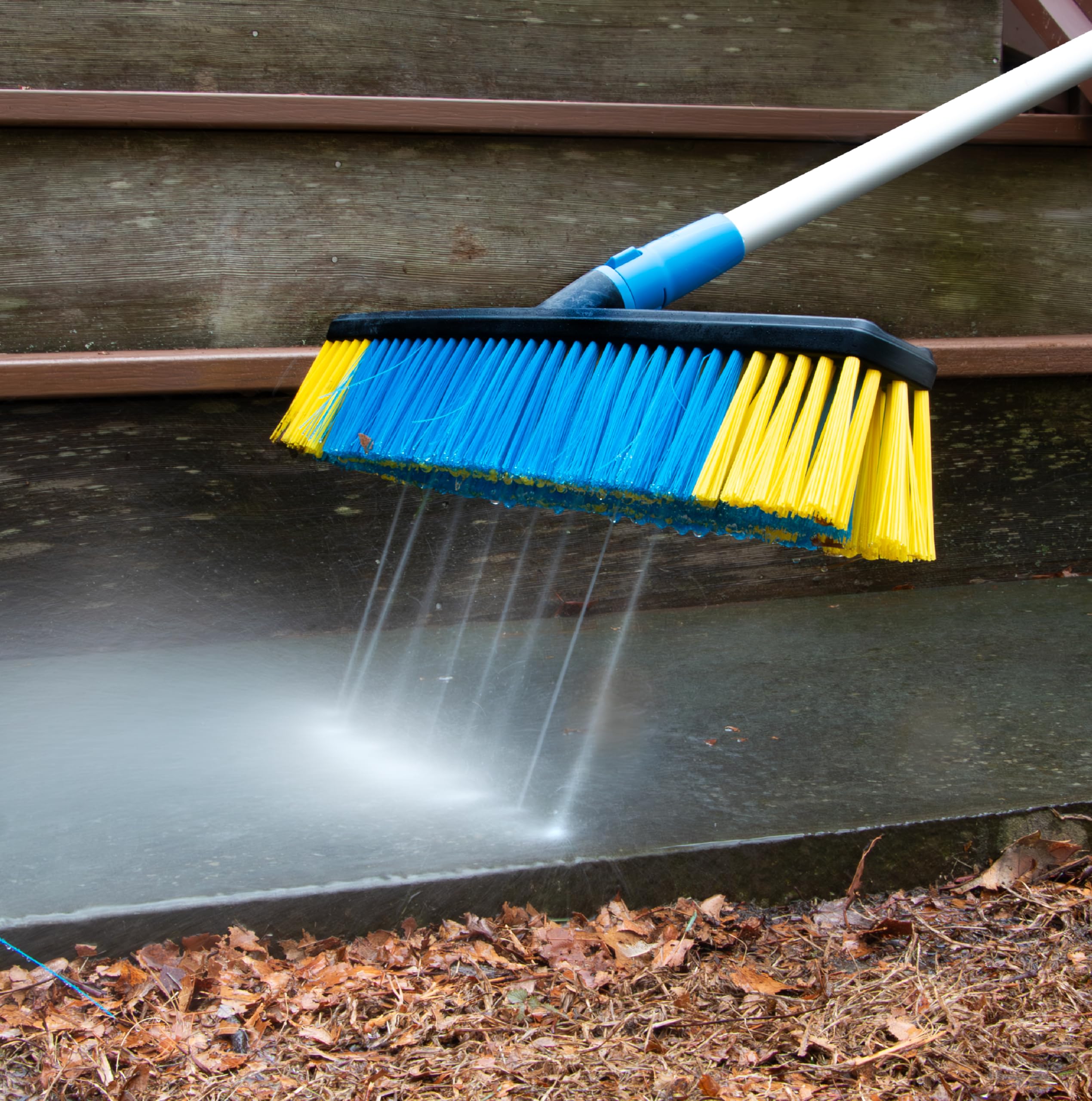 unger-professional-lock-on-hydropower-24-multi-purpose-push-broom-with-60-water- image 2
