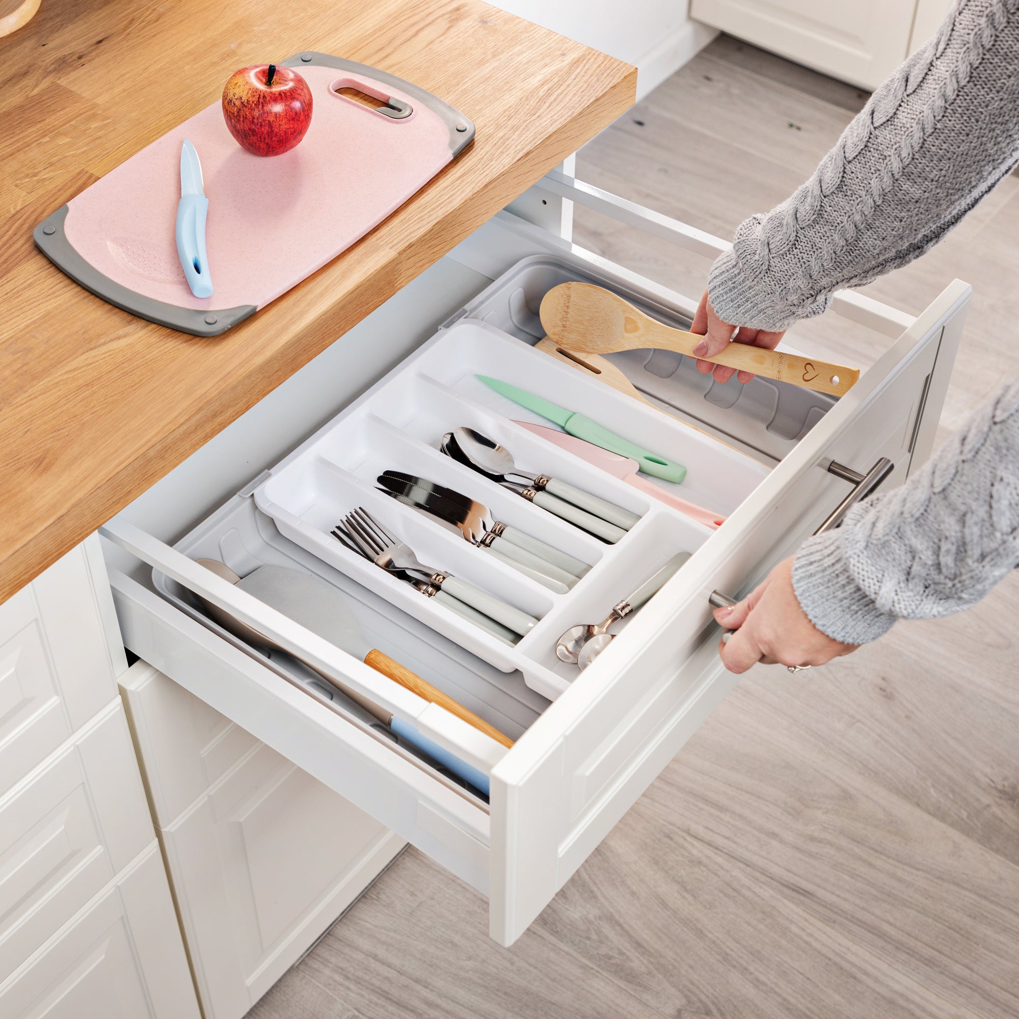 minky-adjustable-cutlery-drawer-organiser-expands-29-51cm-7-compartments image 2