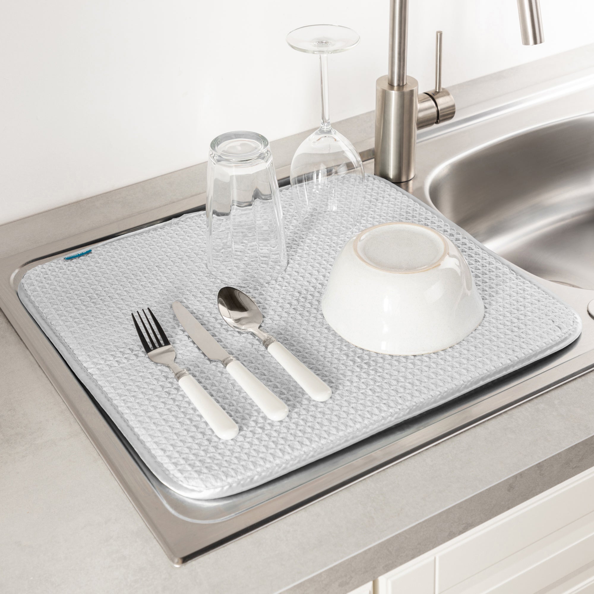 minky-anti-bacterial-drying-mat-super-absorbent-microfibre-with-silver-technolog image 2