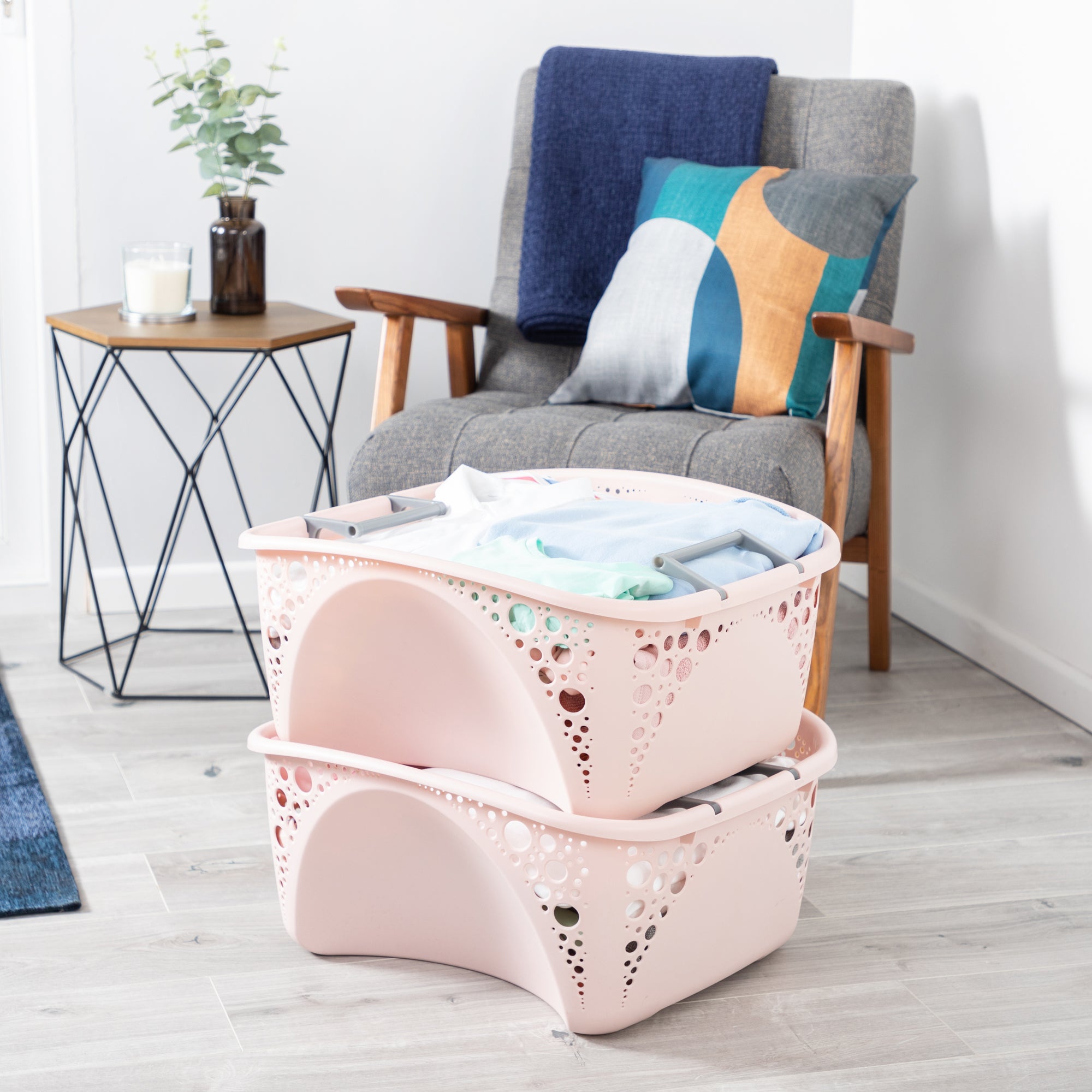 minky-40l-laundry-basket-with-folding-handles-ergonomic-stackable-washing-basket image 2