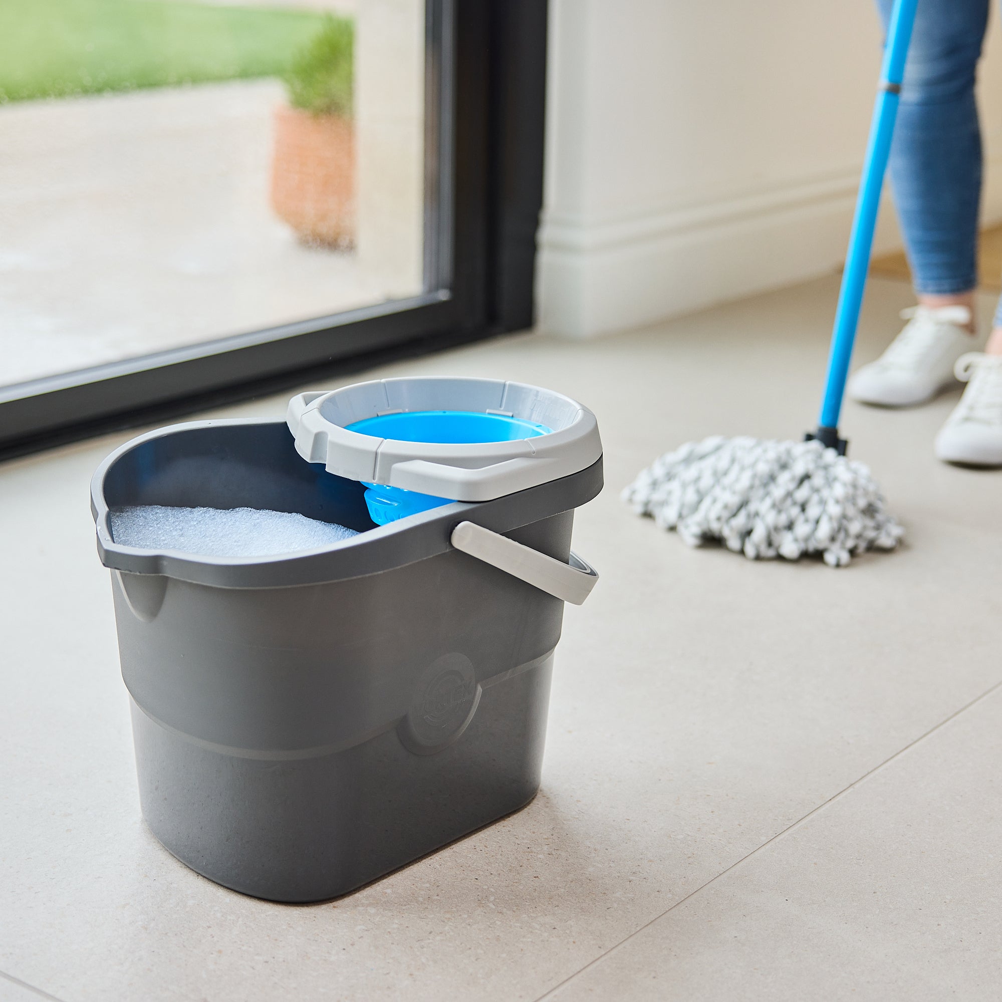 minky-vortex-bucket-with-wringer-corkscrew-wringing-action-mop-bucket image 2
