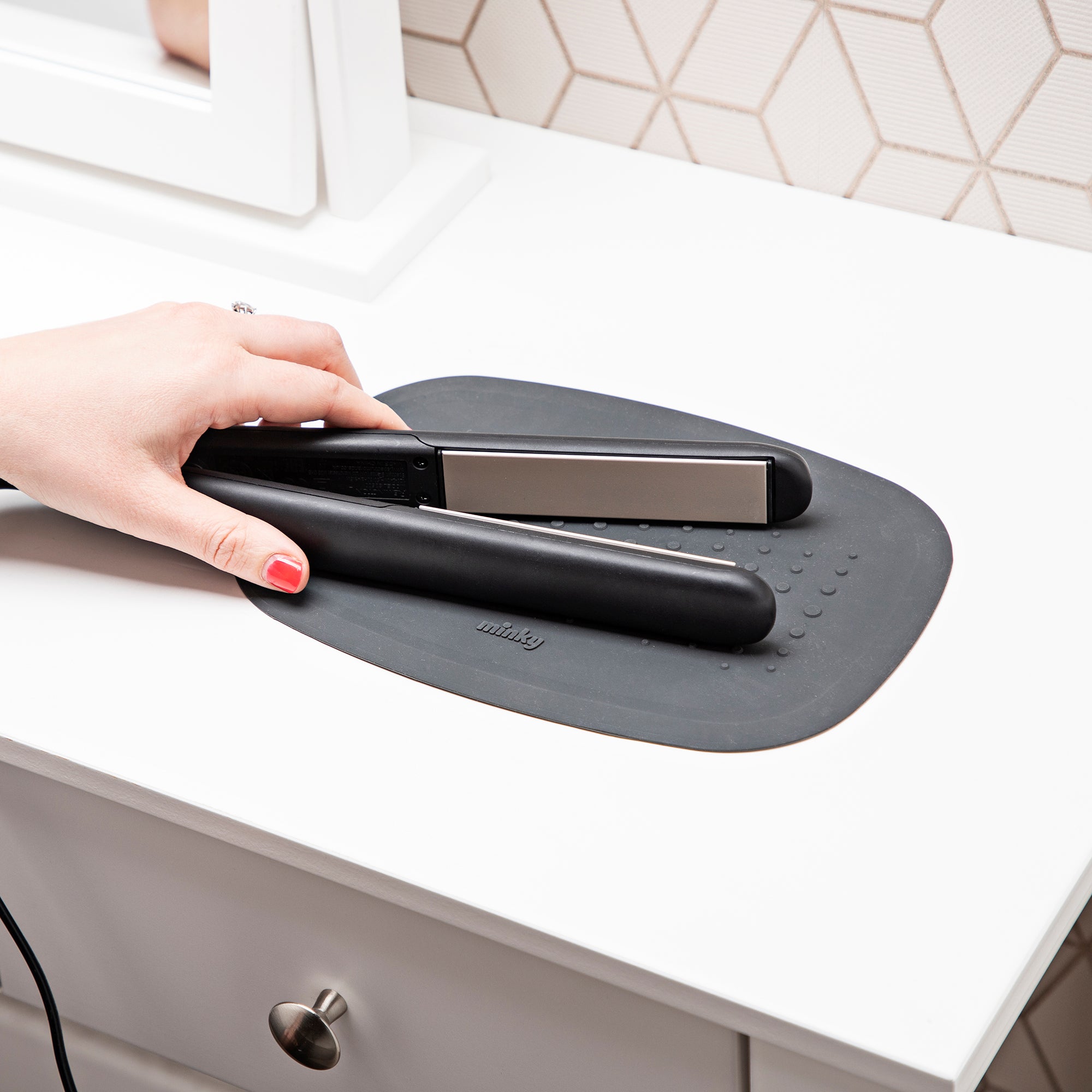 minky-silicone-styling-mat-heat-resistant-for-hot-tools image 3