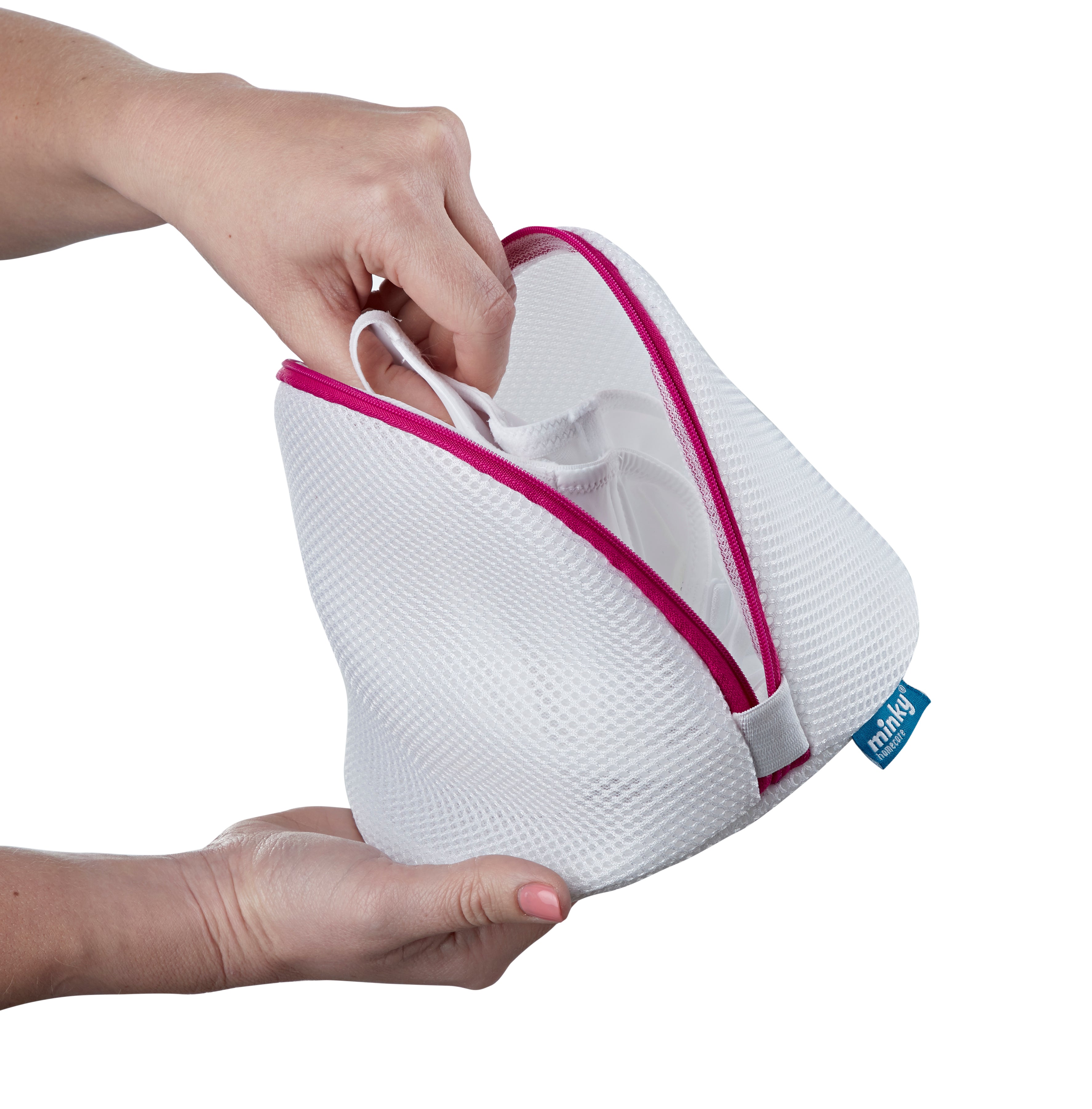 minky-bra-wash-bag image 3