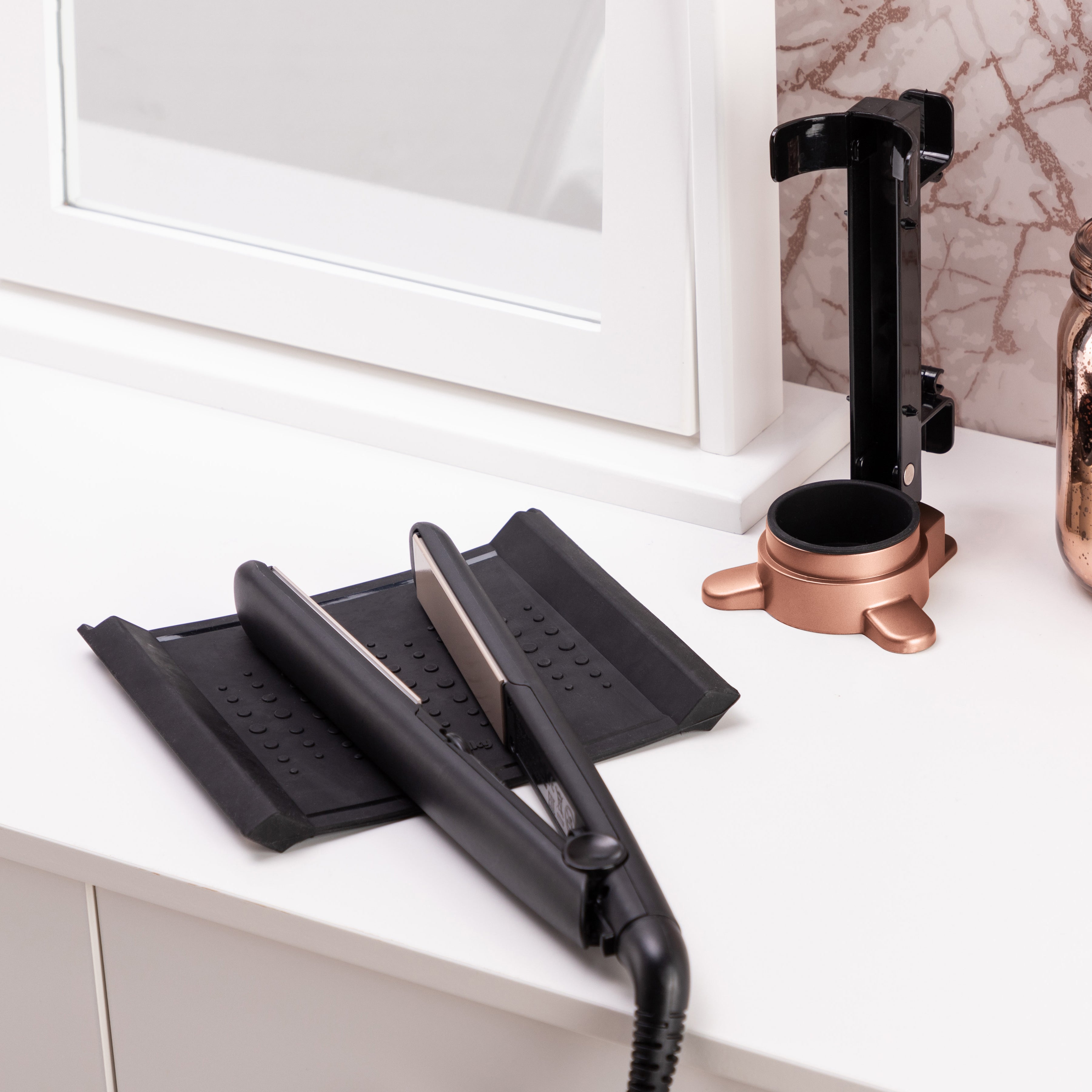 minky-styling-pod-heat-resistant-hair-straightener-holder-styling-mat image 3