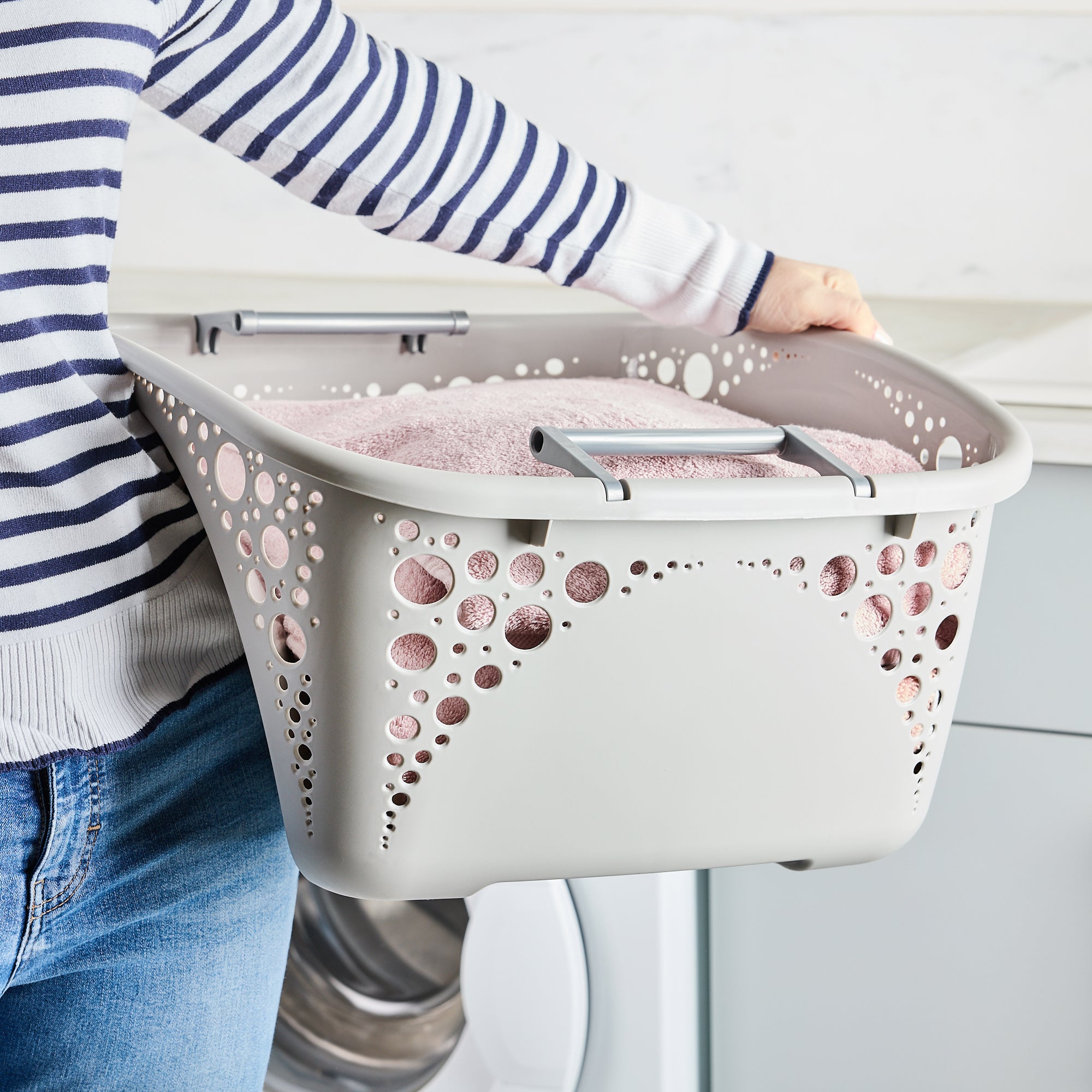 minky-40l-laundry-basket-with-folding-handles-ergonomic-stackable-washing-basket image 5