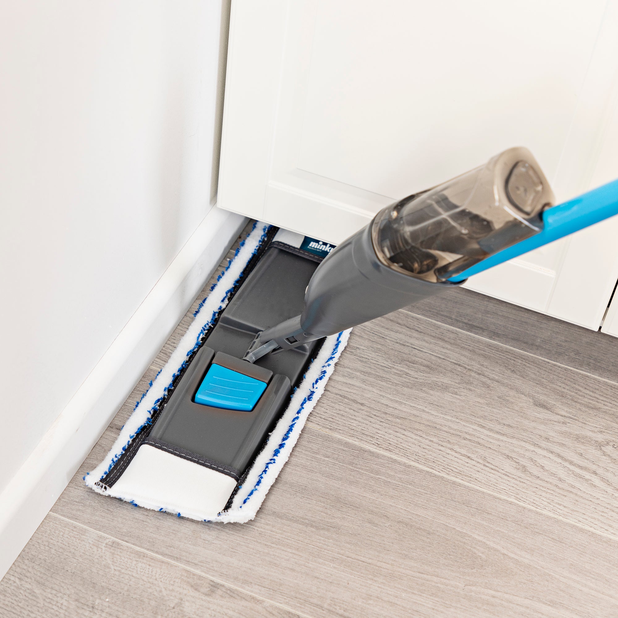 minky-4-in-1-action-spray-mop-triple-action-pad-squeeze-trigger-no-bucket-needed image 5