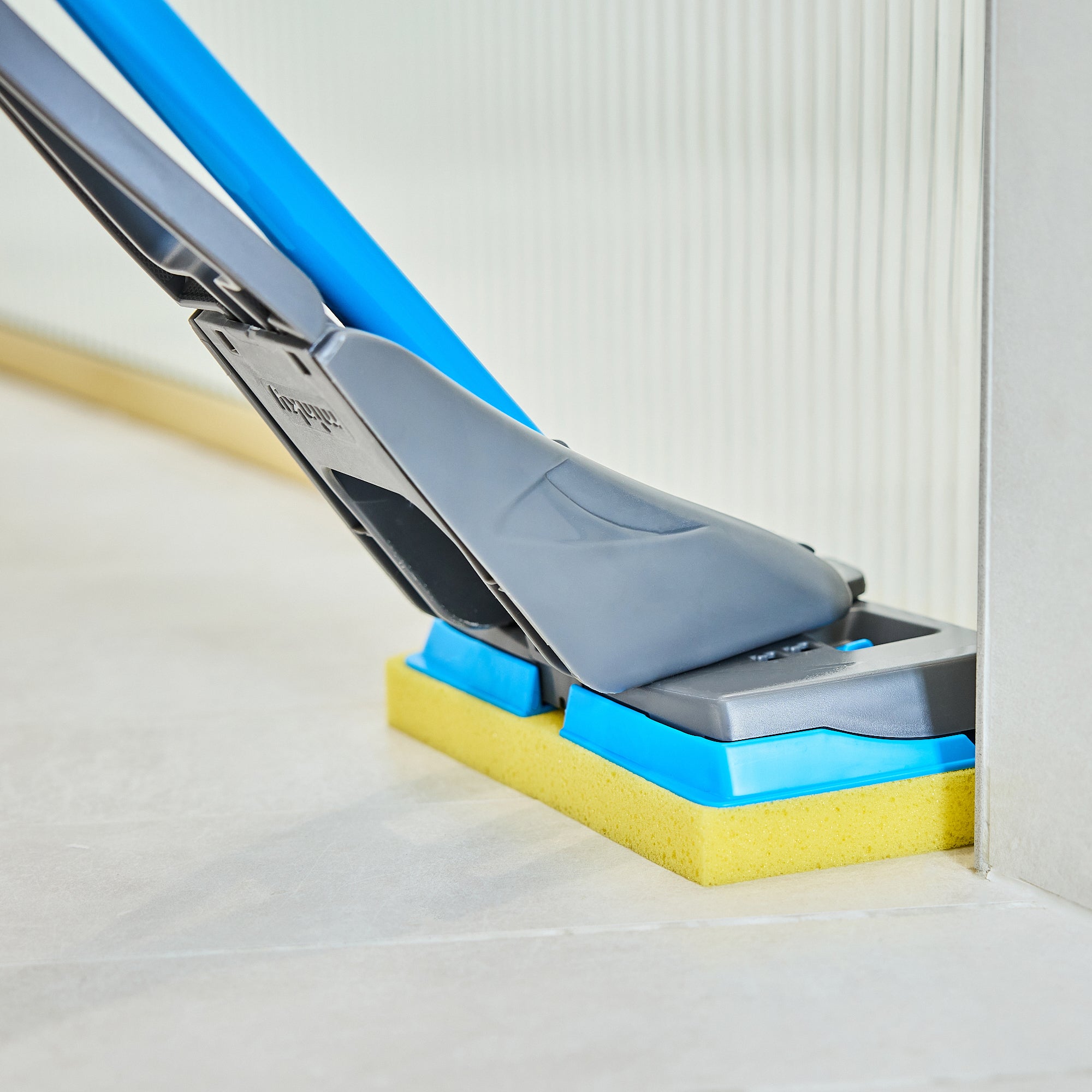 minky-reflex-sponge-mop-with-2-refills-effortless-wringing-action image 7