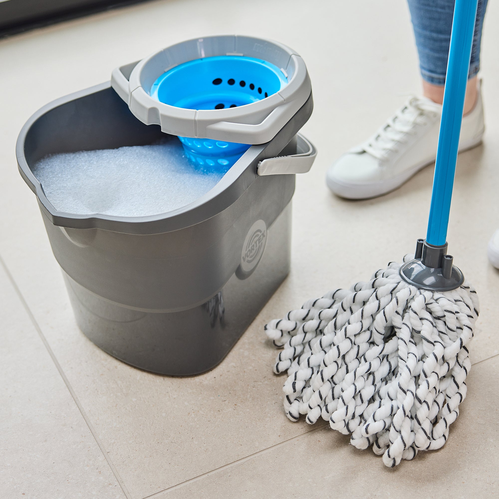 minky-vortex-bucket-with-wringer-corkscrew-wringing-action-mop-bucket image 7