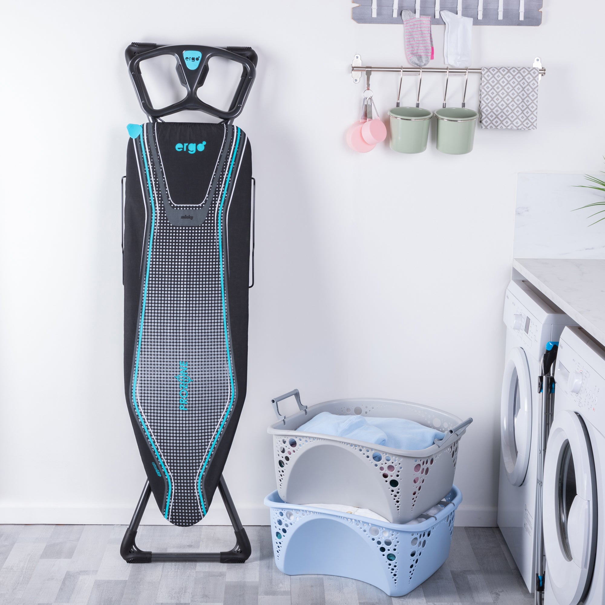 minky-ergo-plus-ironing-board-122-x-38-cm-heat-reflective-cover-blue image 1