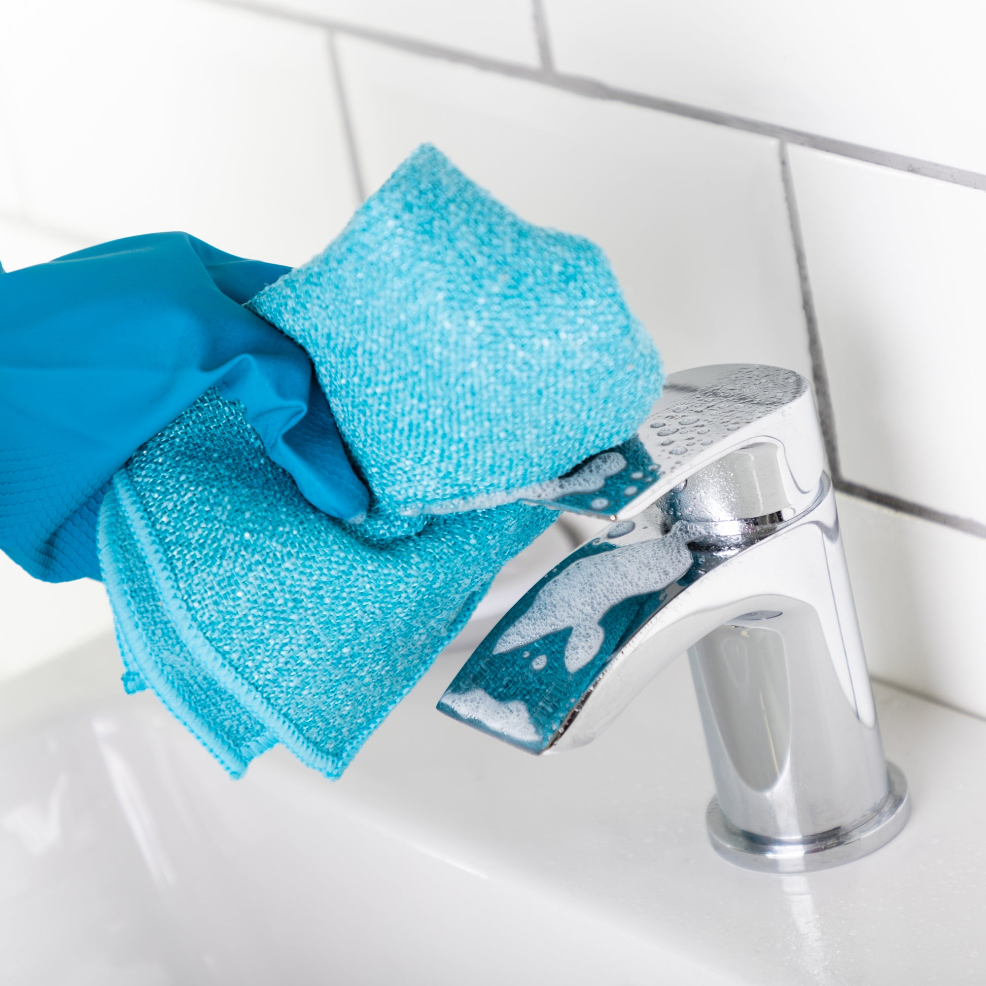 minky-mcloth-anti-bacterial-bathroom-cloth-limescale-remover image 4