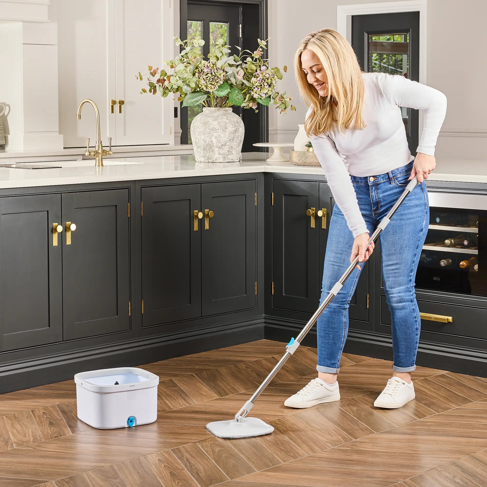 minky-everyday-spin-mop-bucket-replacement-head-microfibre-pad-refill image 2