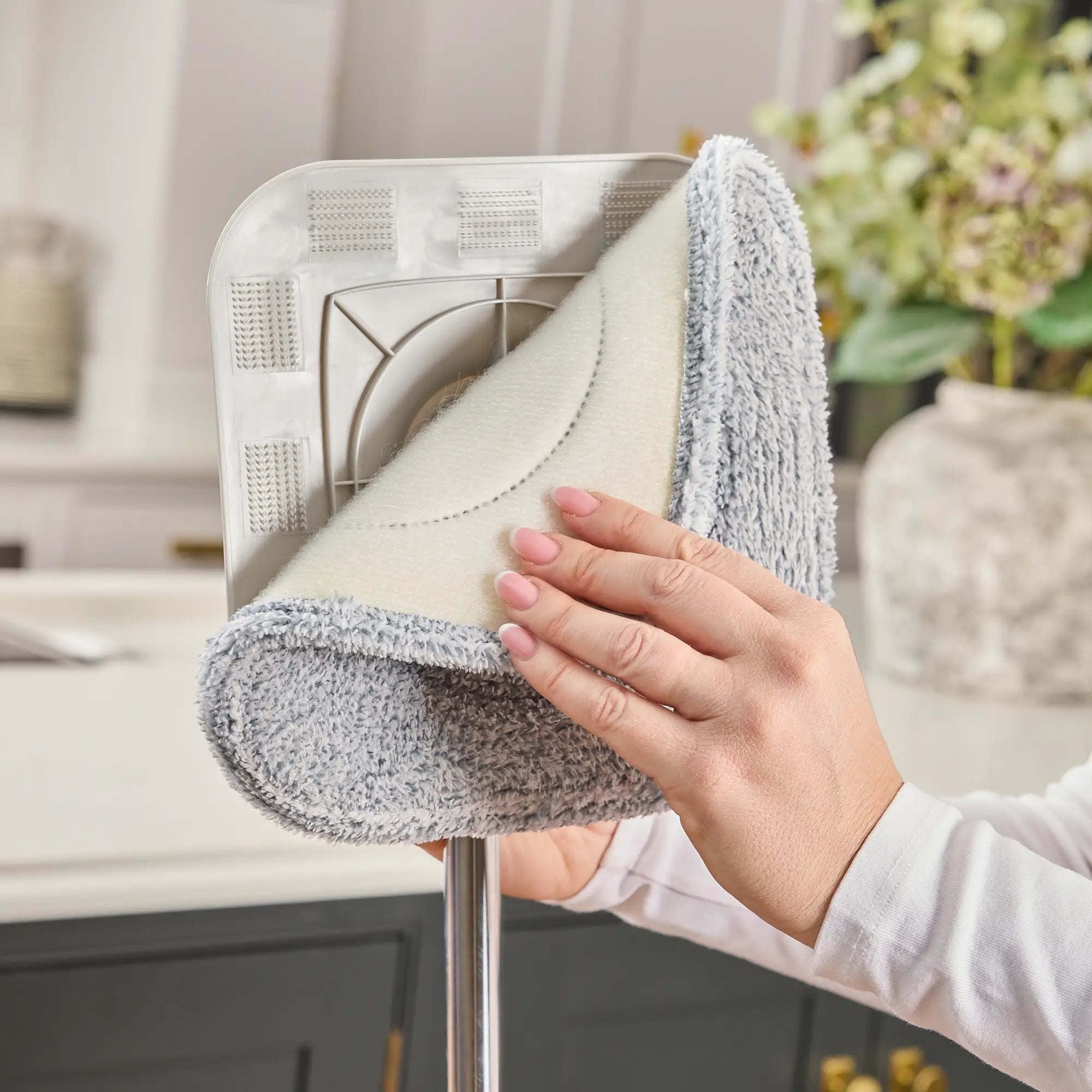 minky-everyday-spin-mop-bucket-replacement-head-microfibre-pad-refill image 3