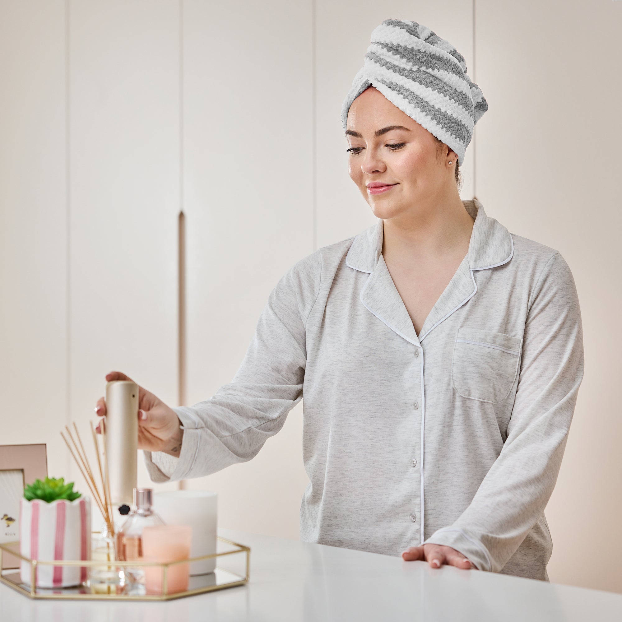 minky-super-soak-up-xl-hair-turban-super-absorbent-microfibre image 3
