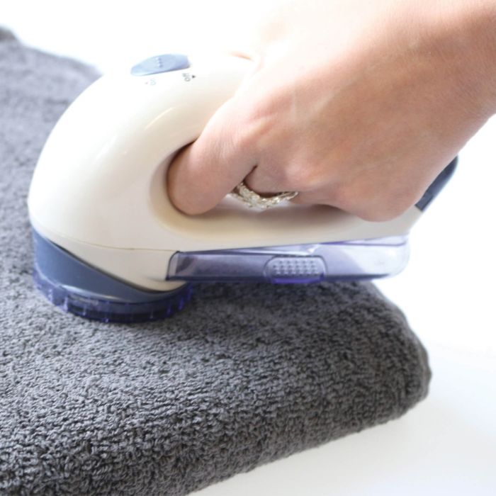 minky-revive-your-clothes-bundle-bobble-remover-lint-roller-handy-hangers image 6