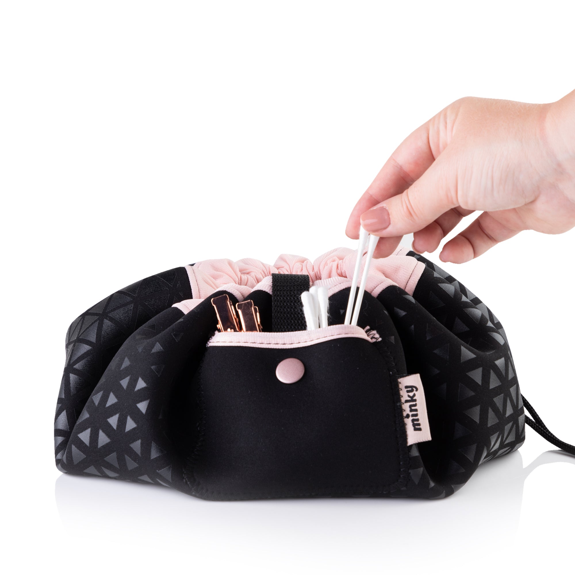 minky-scrunchie-bag-drawstring-makeup-bag image 6