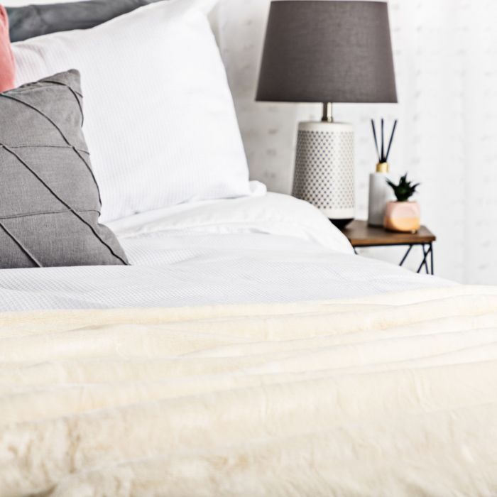 minky-super-soft-luxury-throw-double-550gsm image 4