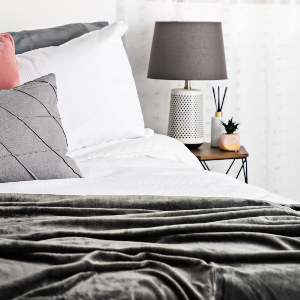 minky-super-soft-luxury-throw-double-550gsm image 5