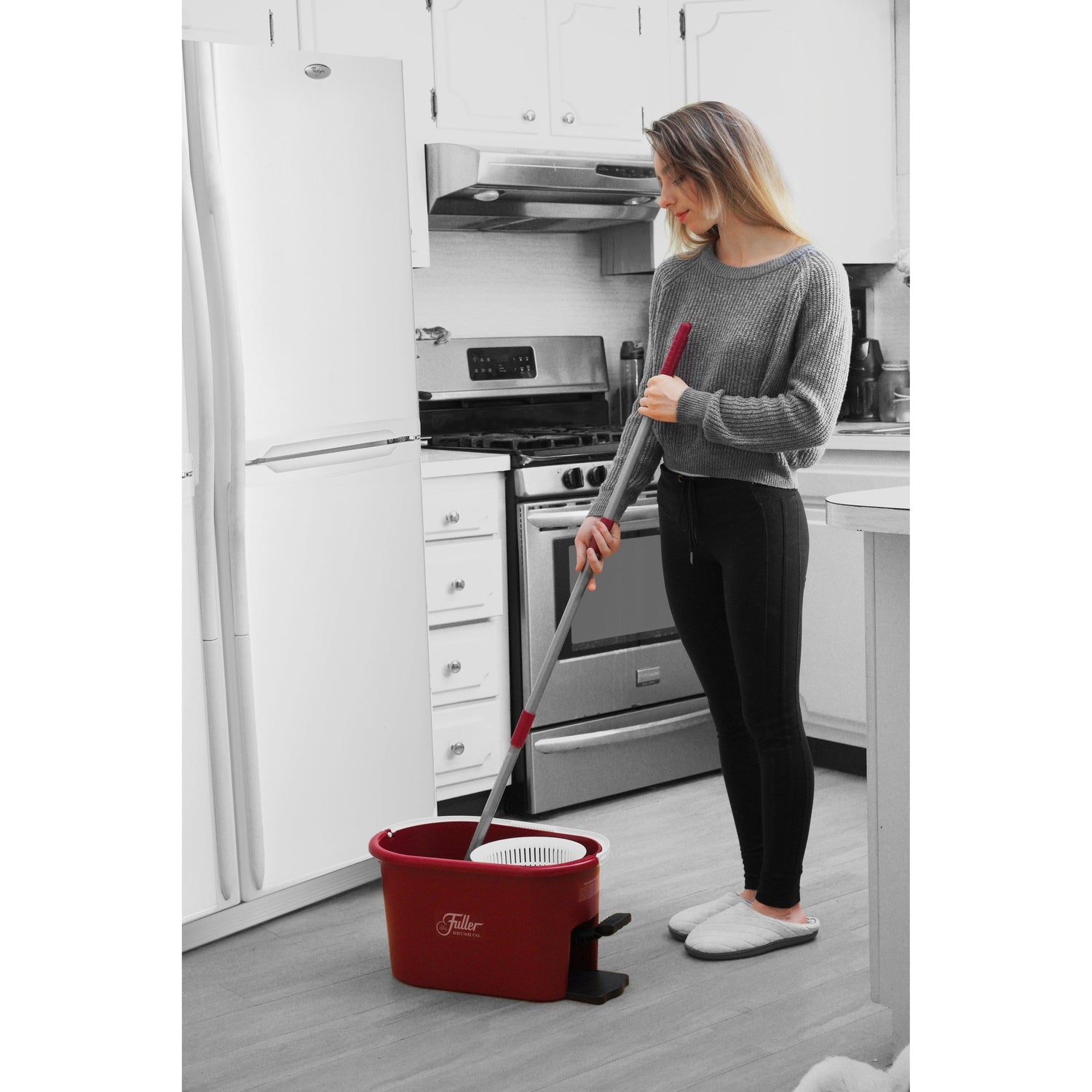 fuller-brush-spin-mop-bucket-system-with-2-microfiber-heads-hands-free-wringing image 4