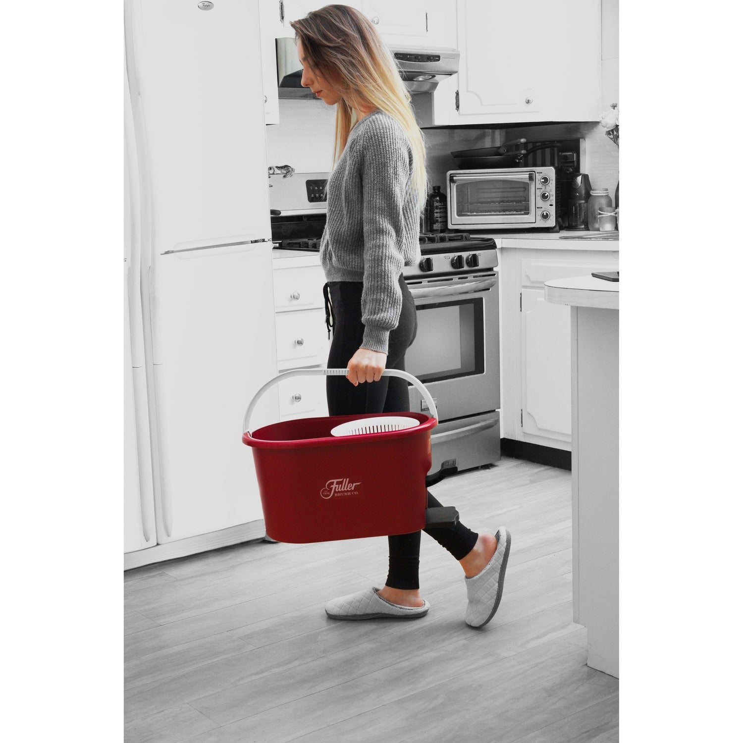 fuller-brush-spin-mop-bucket-system-with-2-microfiber-heads-hands-free-wringing image 7