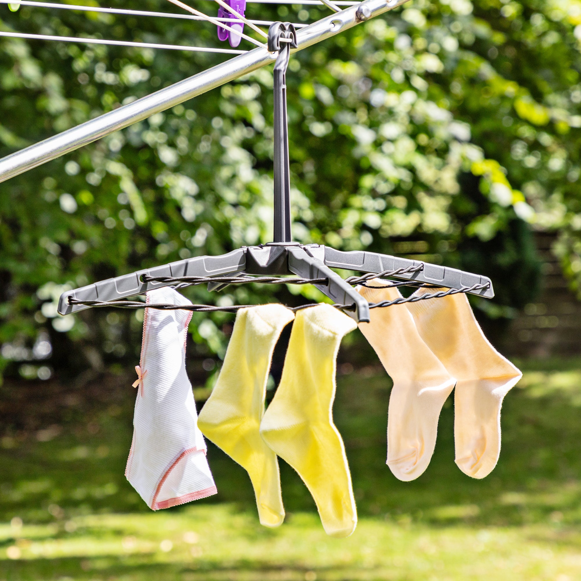 minky-suregrip-folding-dryer-no-pegs-needed image 4
